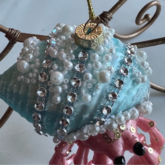 🌴🎉Best in Home🎉NEW! Beach Christmas Hand Blown Glass Turquoise Seashell Ornament - Picture 2 of 6